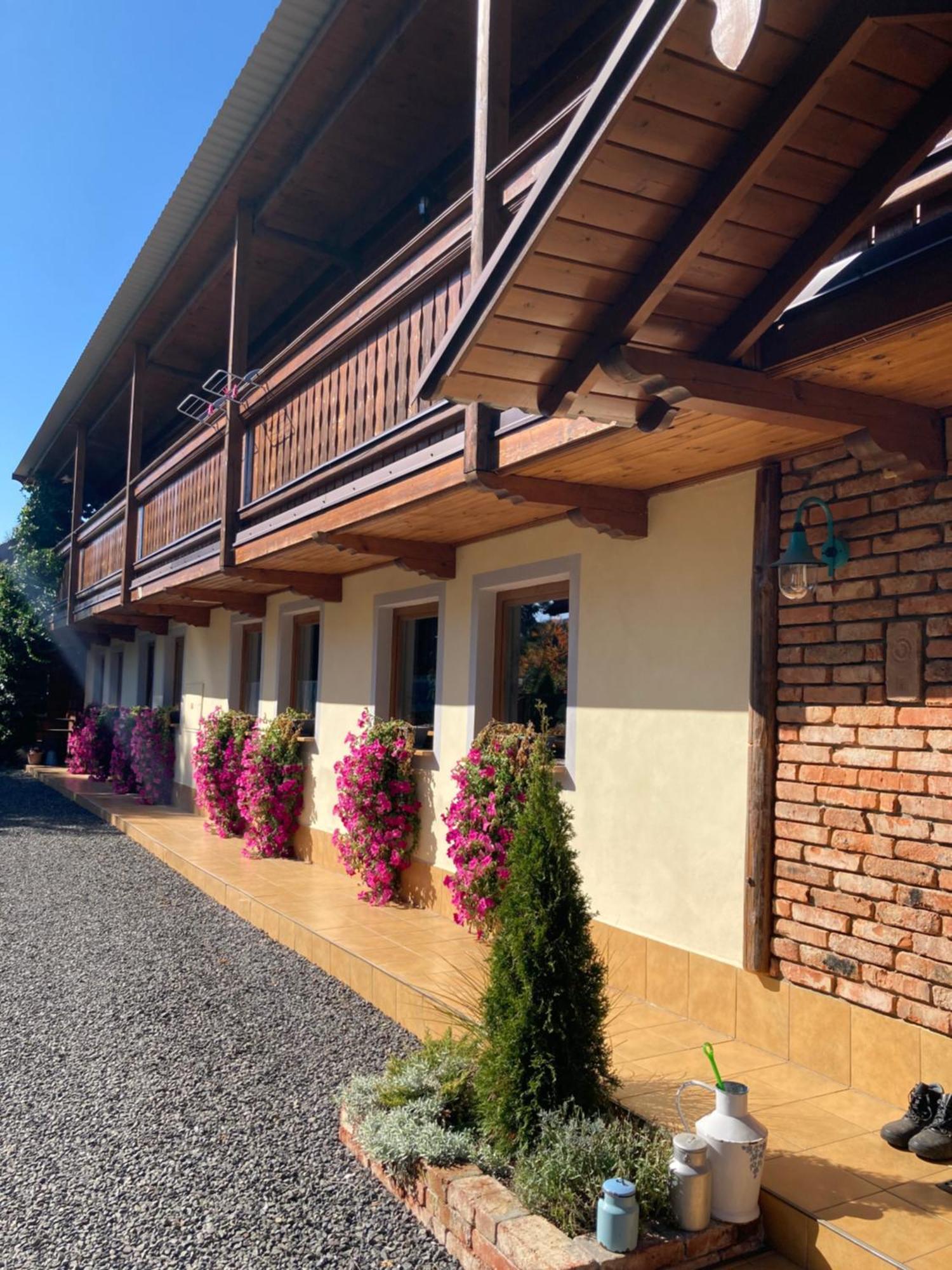 Privat Milan Hotel Hrabusice Exterior photo